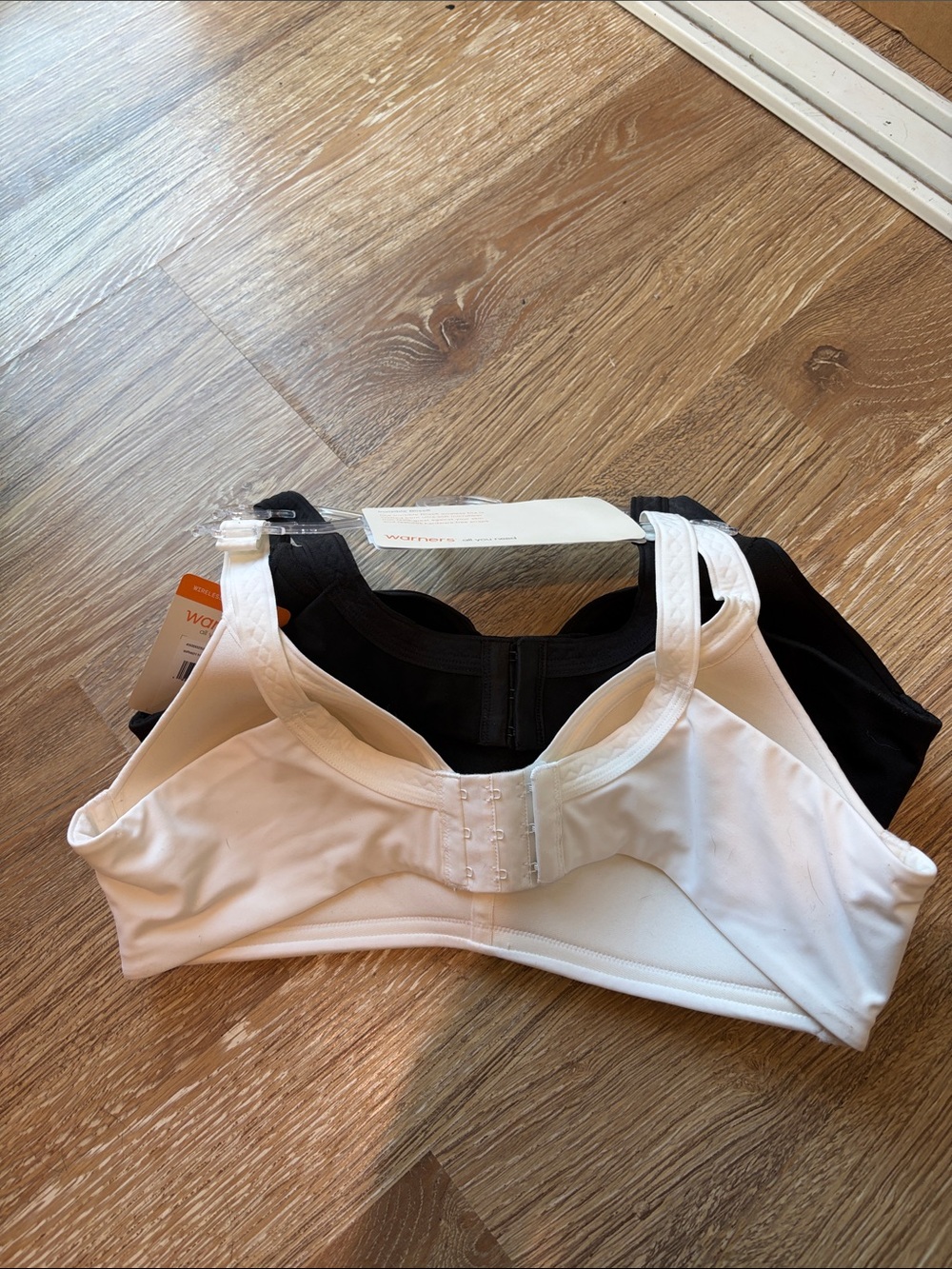 Warner's 2-Pack Wireless T-Shirt Bras in Black and White 38B - Picture 5 of 8